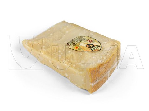 Parmesan cheese packaging in flow pack (hffs) with barrier shrink film