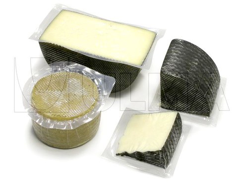 Cheese packaging in thermoforming in vacuum pack with flexible fim
