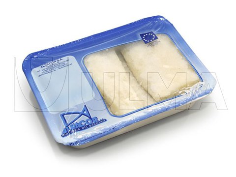 Frozen codfish packaging in traysealing