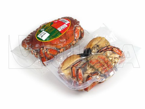 Whole crab vacuum packaging in thermoforming with flexible film