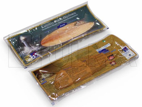 Loins and smoked fish filet vacuum packaging in thermoforming with flexible film