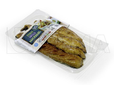 Smoked mackerel fillets skin packaging in thermoforming