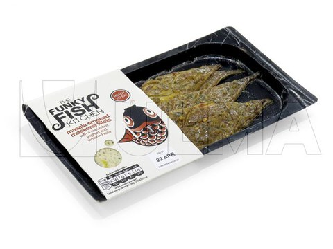 Smoked mackerel fillets skin packaging in thermoforming