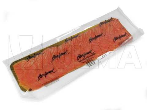 Smoked salmon slices packaging in thermoforming with flexible film