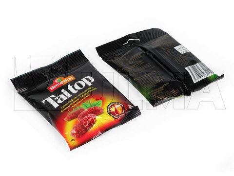 Coctail sausages packaging in VFFS machine.