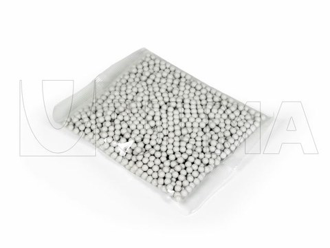 Small balls packaging in VFFS machine in pillow pack and laminated film.