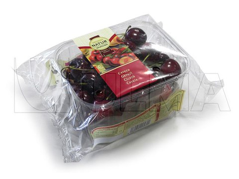 Cherries tray packaging in flow pack wrapper (hffs)