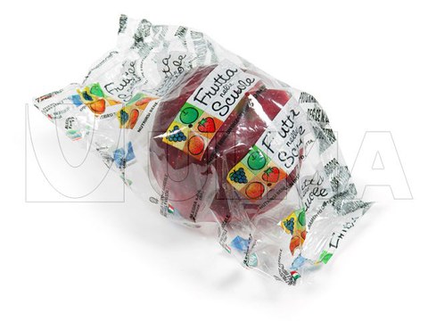 Trayless apple packaging in flow pack wrapper (hffs)