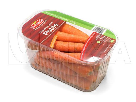 Fresh carrots packaging in traysealing