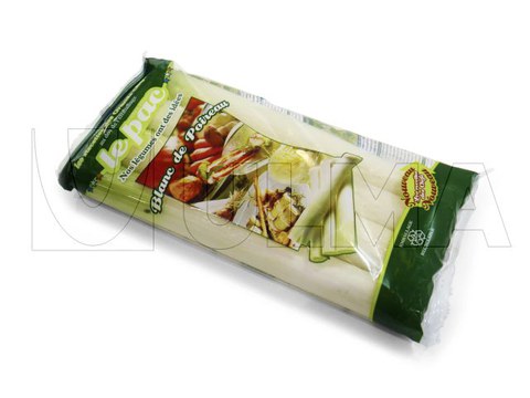 Clean and cut leek packaging in flow pack wrapper