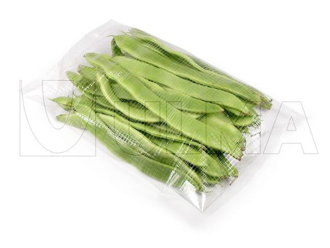 Green bean packaging in flow pack wrapper