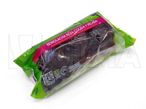 Cooked and peeled red beet vacuum packaging in thermoforming
