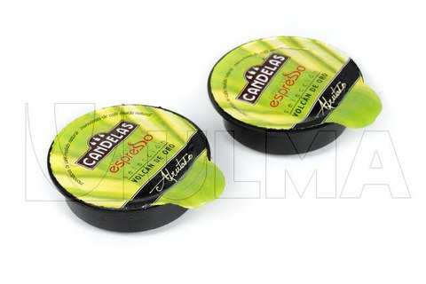 Minidose coffee capsule vacuum packaging in tray sealing