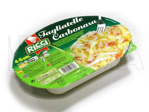 Cooked pasta rigid material trays packaging in tray sealing